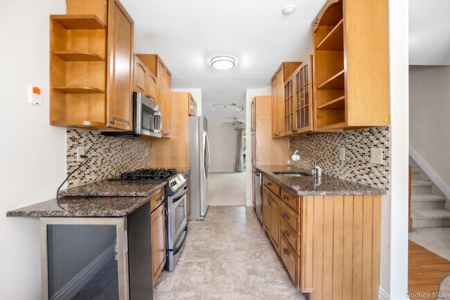 Building Photo - 113 Leeward Ln