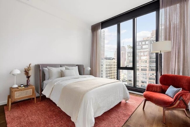 Building Photo - 570 Broome St