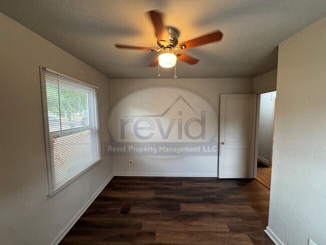Building Photo - 1445 Luverne St