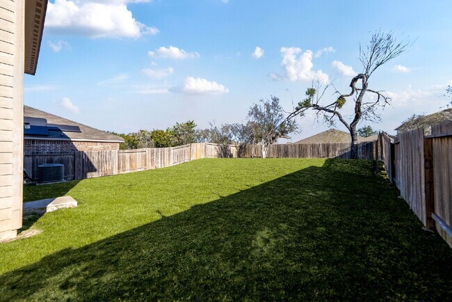 Building Photo - Modern Comfort Meets Everyday Living in This Beautifully Updated Two Story Home for Rent