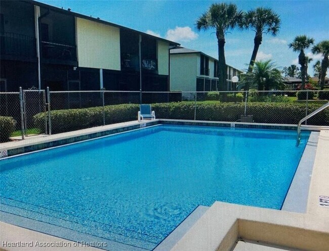 Building Photo - 5762 Matanzas Dr