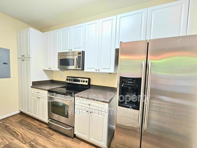 Building Photo - 5260 Elston Ln