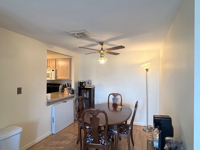 Building Photo - 170 Gore St