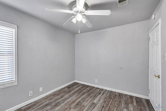 Building Photo - 3519 N Northstar Ave