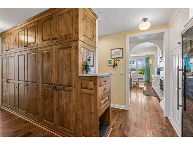 Building Photo - 4941 Island View Dr