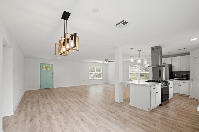 Building Photo - 4106 Gardendale Dr