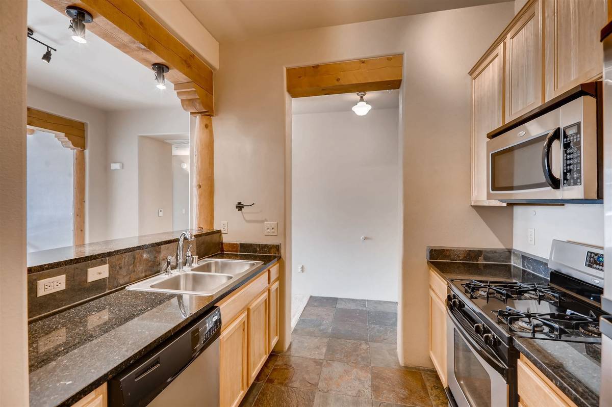 Building Photo - 1405 Vegas Verdes Dr