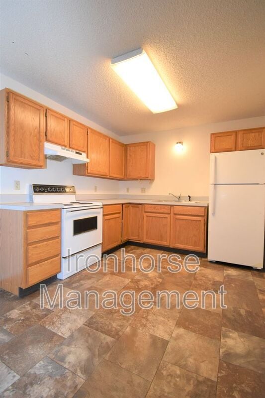 Building Photo - 809 W Villard St