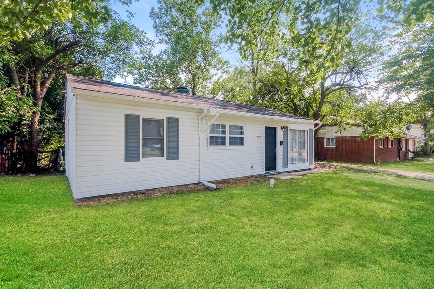 Building Photo - 8715 Montery Rd
