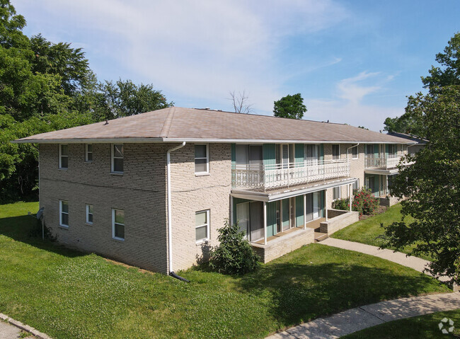 112-Unit Multifamily Exterior - Park Forest Apartments