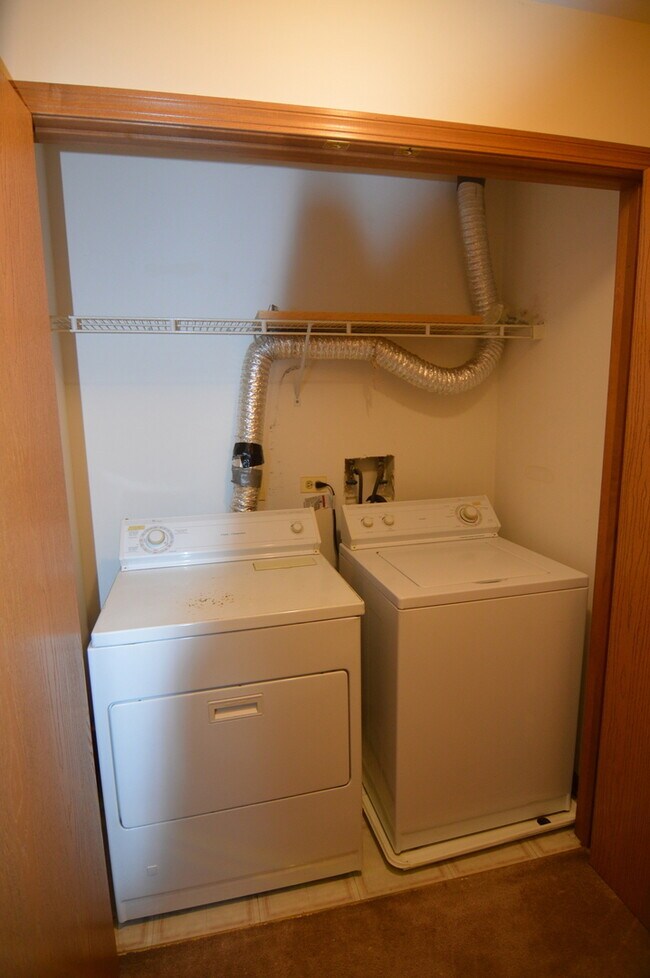 Building Photo - 4408 W Shamrock Ln