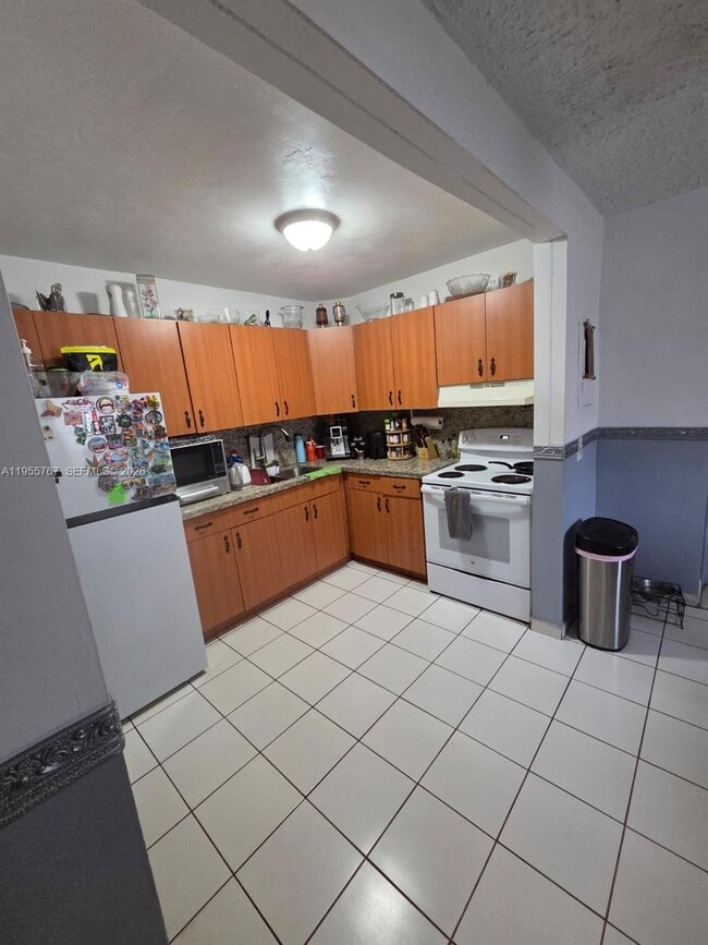 Building Photo - 812 86th St