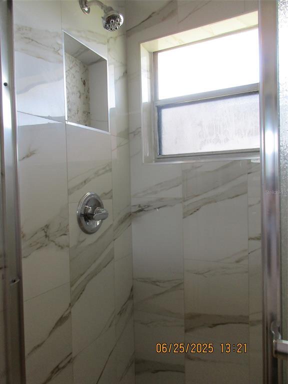 Building Photo - 154 Tulip Way