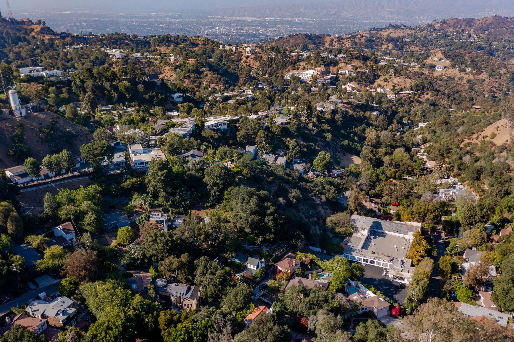 Building Photo - 8968 Wonderland Ave