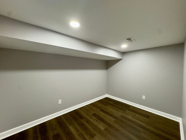 Building Photo - 7441 Berkshire Rd