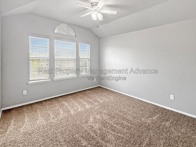 Building Photo - 512 Winchester Dr
