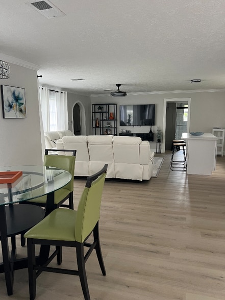 Building Photo - 3449 W Parkway St