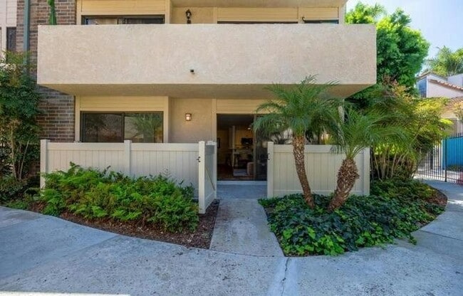 Building Photo - 2639 Pirineos Way