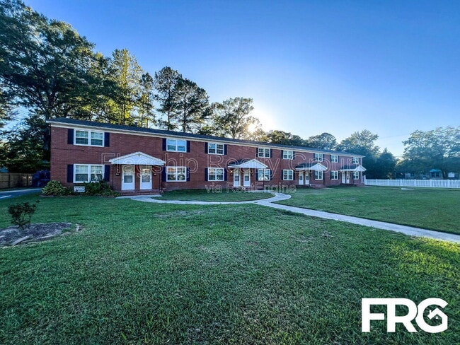 Building Photo - 111 W 15th St