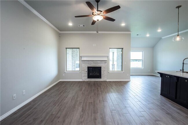 Building Photo - 14309 Limestone Ln