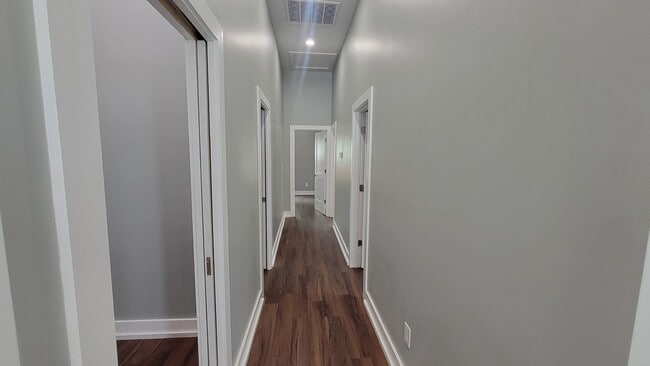Building Photo - Your Dream Home In Shelby Park