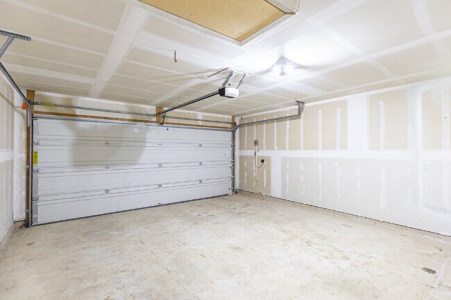 Building Photo - 925 Cypress Ml