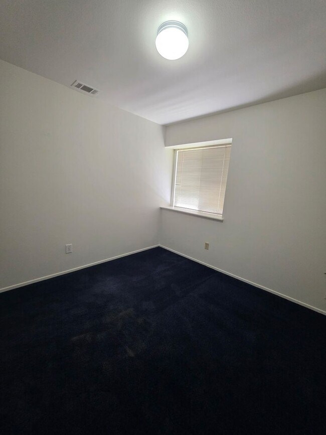 Building Photo - 6508 Pine Borough Ct