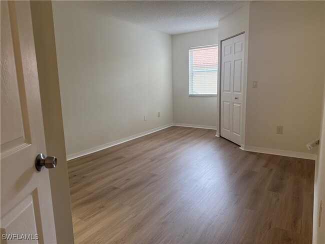 Building Photo - 8940 Colonnades Ct E