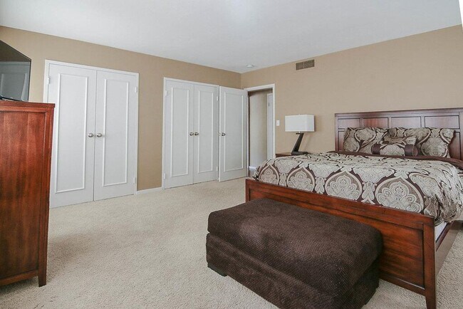 Building Photo - {803 #604} Churchill Condo Located on the ...