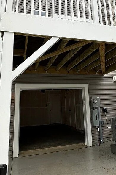 Building Photo - 297 Mineral Springs Rd