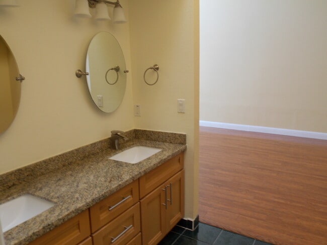 Building Photo - 524 Shorebird Cir