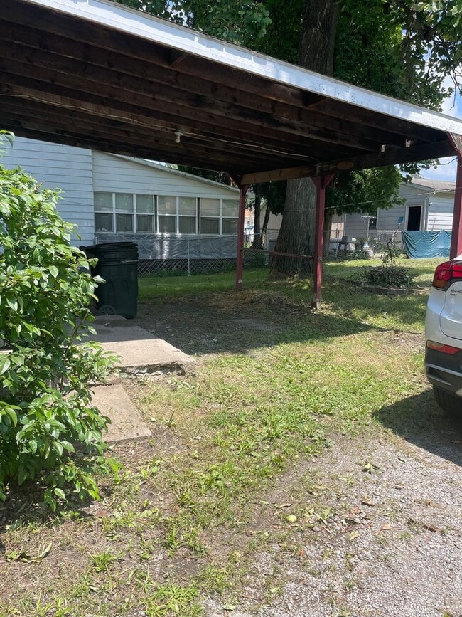 Building Photo - 2 Bdrm - 2 Bath Home