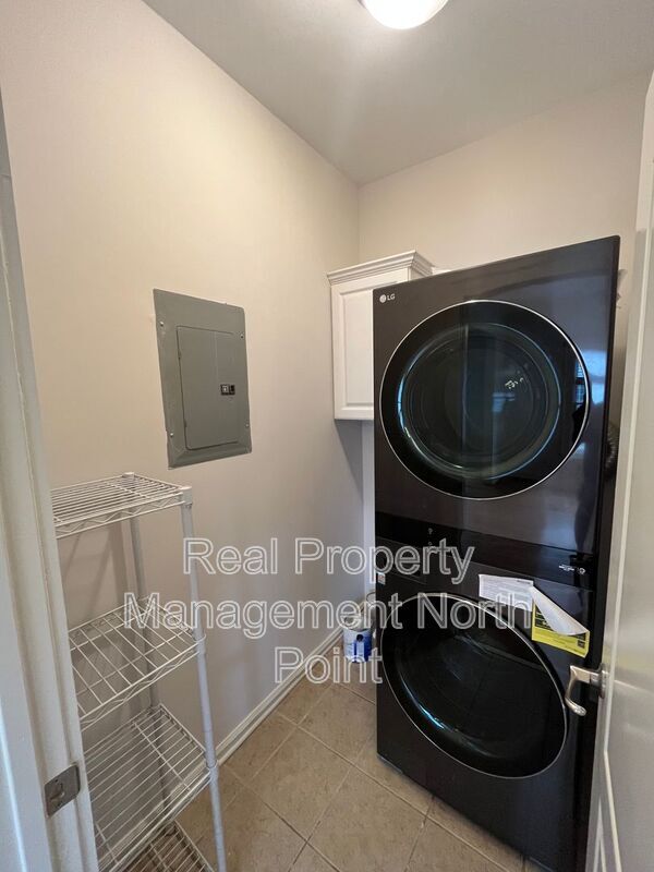 Building Photo - 1357 Eubanks Ave