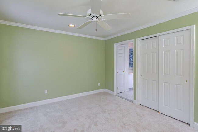 Building Photo - 497 Christopher Dr