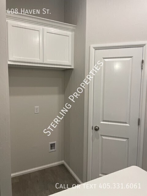 Building Photo - 408 Haven St