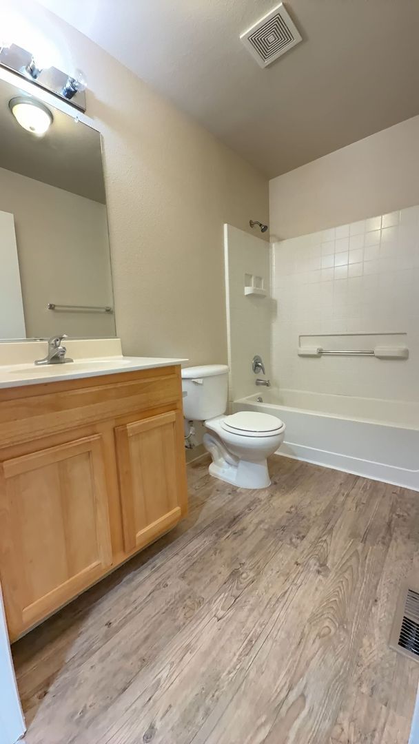 Building Photo - 3703 Compass Pointe Ave