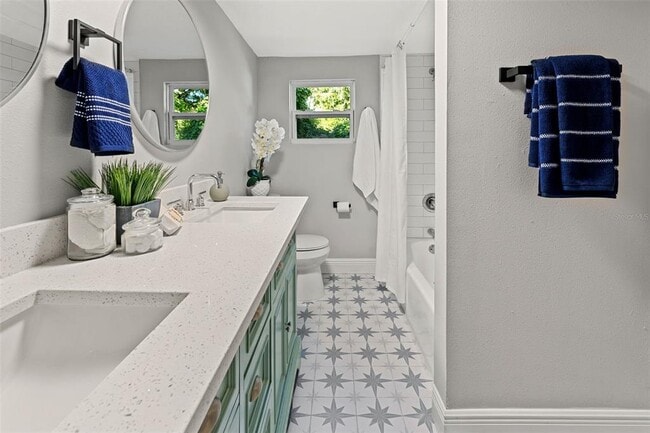 Building Photo - 1606 E Osborne Ave