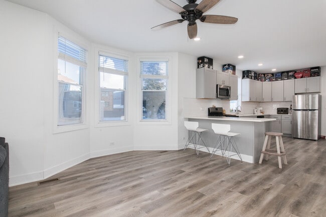 Building Photo - 4055 Prairie Ave