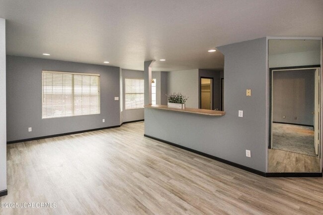 Building Photo - 1809 Devonshire Cir
