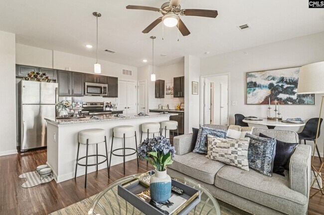 Building Photo - 440 Town Center Pl