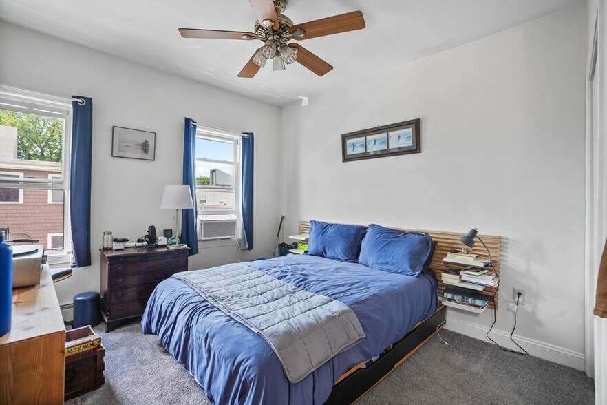 Building Photo - 140 D St