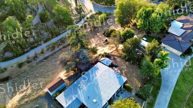 Building Photo - The Bridge House - 2 Bed 1 Bath with Uncompromising Views