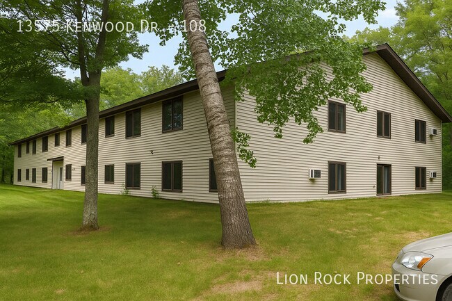 Building Photo - 13575 Kenwood Dr N