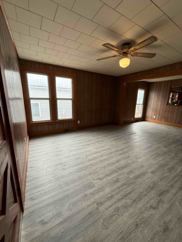 Building Photo - 104 N Vine St