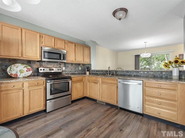 Building Photo - 306 Silk Hope Dr