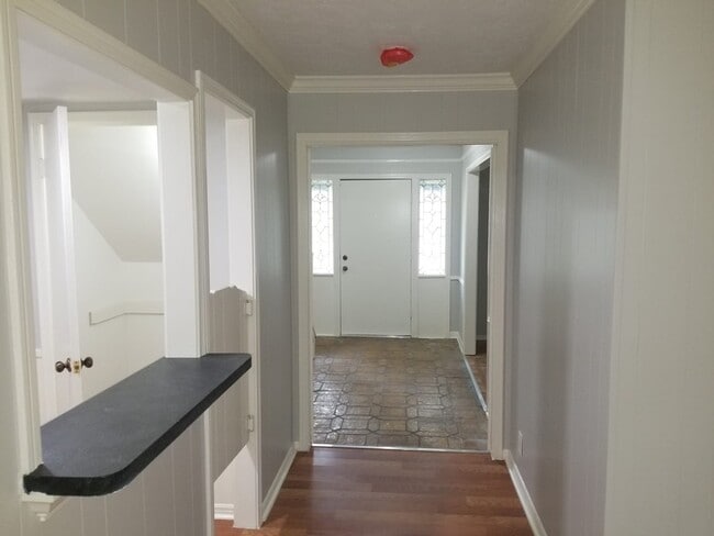 Building Photo - 3911 Brightwood Dr
