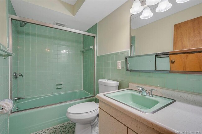 Building Photo - 115 S Main St