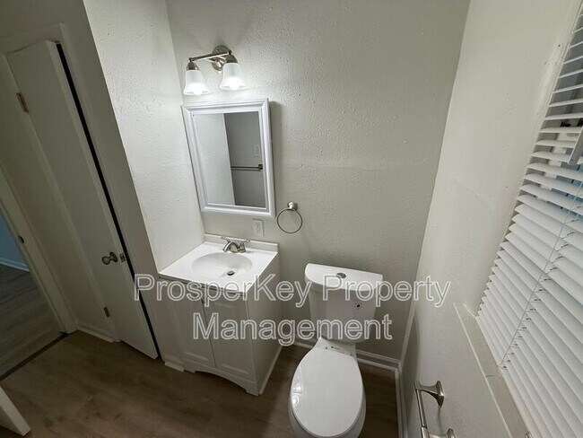 Building Photo - 379 Utoy Cir SW