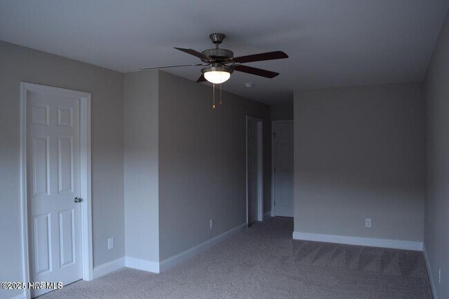 Building Photo - 311 S Stingray Ln