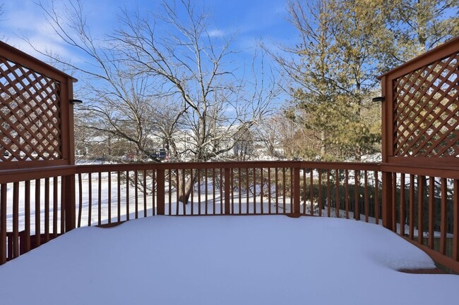 Building Photo - Unbeatable location near Lake Ridge Park and Marina, offering boating, fishing, wildlife and bird...